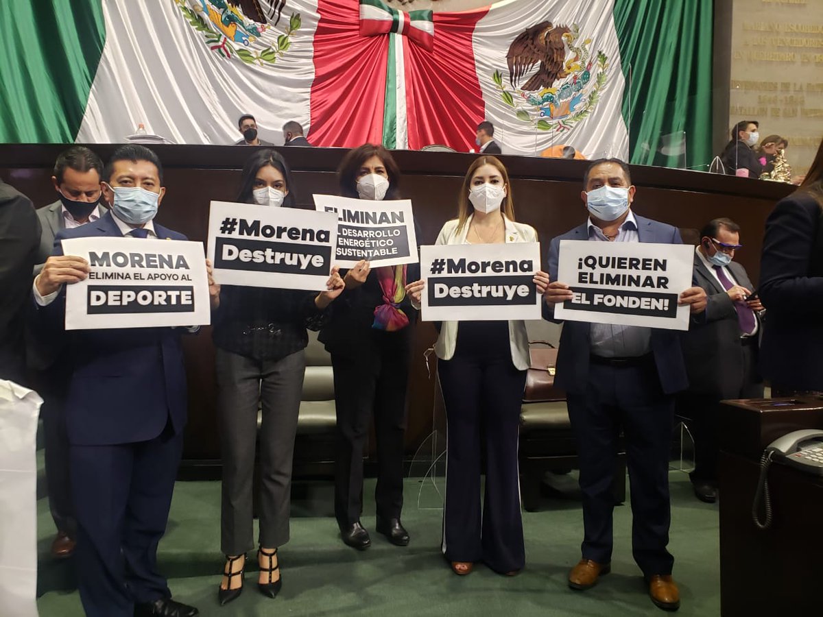 PRDMexico's tweet photo. ¡Nuestro voto fue en contra! Desde el PRD y junto a @DiputadosPRD64 seguiremos con fuerza en la lucha para que la desaparición de los fideicomisos no suceda. #MorenaDestruye https://t.co/mFuhuaViqG