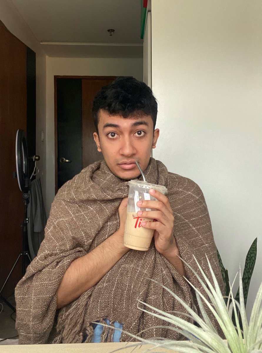 marvsfojas's tweet photo. Luh bHie la akong pake kung malamig basta mag-iiced coffee ako. Periodt https://t.co/3DOcPK2eoj