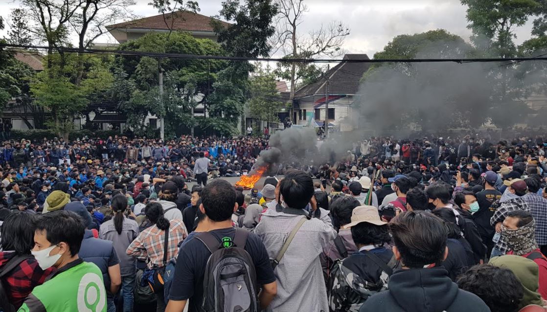 Mahasiswa Bandung Nyatakan Akan Terus Demo Hingga Menang bit.ly/3d7t9ok #infoBDG