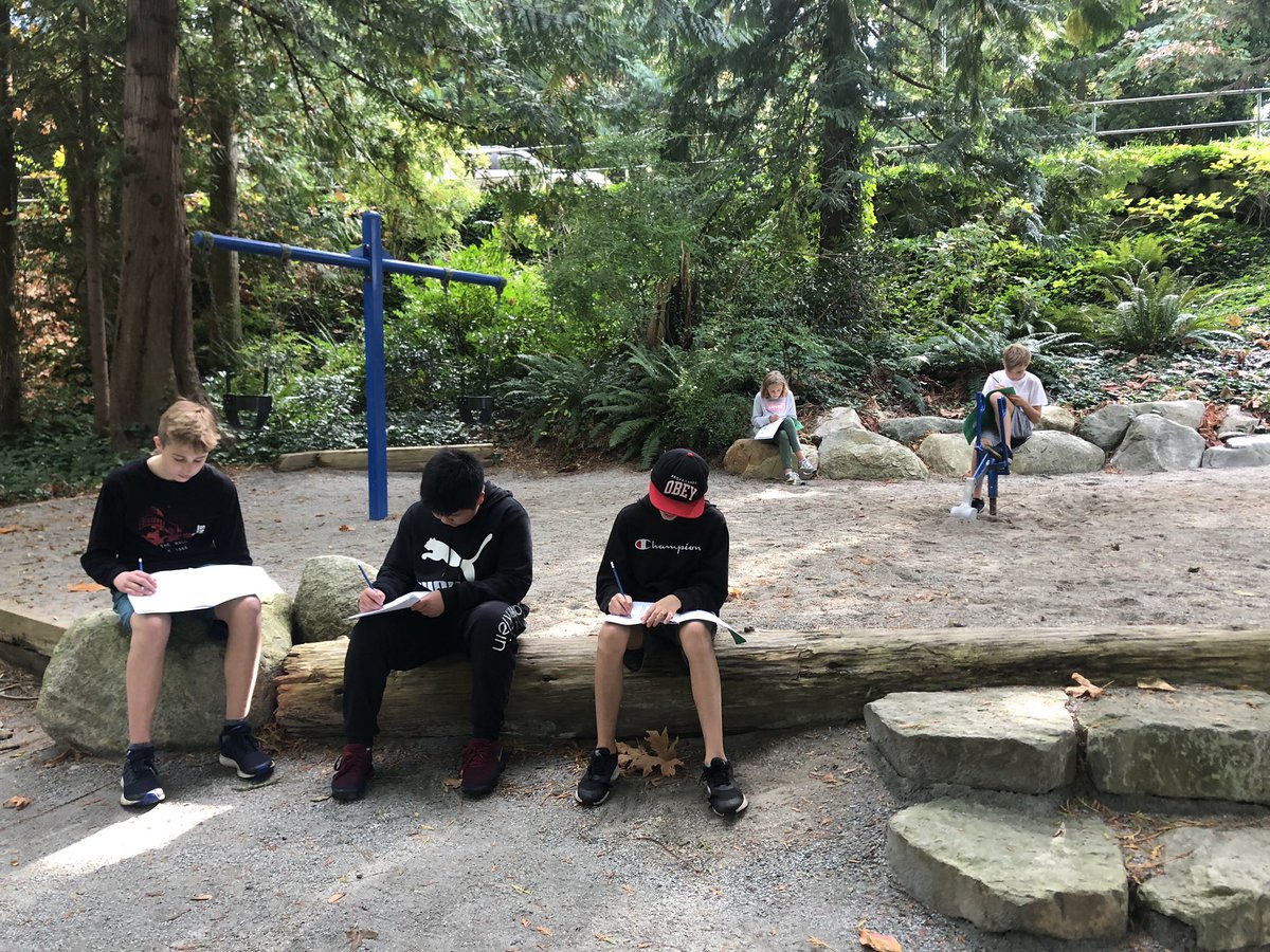 mrs_hulme's tweet photo. Tuesday afternoons are for exploring our neighbourhood and taking our learning outside. #techfreetuesday @wvschools @gleneagles_news https://t.co/kolWywScIA