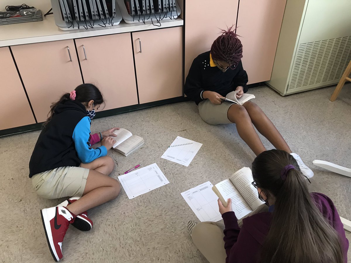 MrsMorgan_EDU's tweet photo. Can we talk about the work ethic I saw this morning? 📖📝
Ss collaborated to analyze character reactions to the immigration sweep in #EsperanzaRising. Good discussion & teamwork all around! 👏🏼
@ELeducation @HCPSForestHills
#PantherPride #BrightBunch #CageBusters #HumanRights https://t.co/8npTLzHuf4