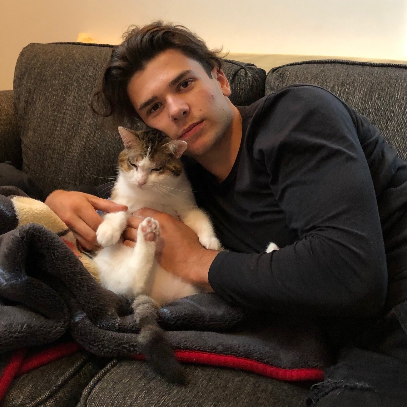 Ejsi6L_XkAE8M1i.jpg:large