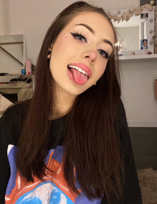 i like my makeup rn hieee https://t.co/ctCgWvhLAk