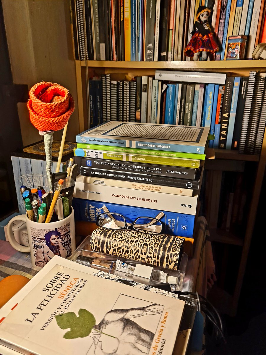 pavese's tweet photo. Este jueves debe entrar al pleno la "Ley del Libro y fomento de la Lectura" que tiene dos dictámenes: uno de la Comisión de Economía y uno muy potente de la Comisión de Cultura. #LeydelLibroYa 
@congresoperu 
@BibliotecaPeru 
@libroperuano 
@martinhidalgo https://t.co/cmQWkq4PNO