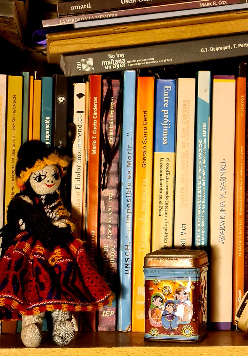 Este jueves debe entrar al pleno la "Ley del Libro y fomento de la Lectura" que tiene dos dictámenes: uno de la Comisión de Economía y uno muy potente de la Comisión de Cultura. #LeydelLibroYa 
<a href="/congresoperu/">Congreso del Perú 🇵🇪</a> 
<a href="/BibliotecaPeru/">BibliotecaPeru</a> 
<a href="/libroperuano/">Librosperuanos.com</a> 
<a href="/martinhidalgo/">Martin Hidalgo</a>
