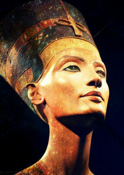 The queen herself, her majesty, the ethereal Neferneferuaten "Nefertiti" 