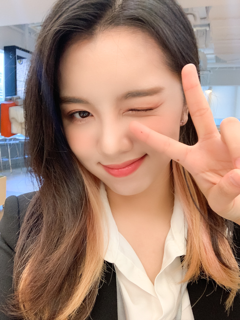 WOOAH_HM's tweet photo. [#루시]
안녕하세요! 콩보22팀 루사원입니다😽
wcg 재밌게 보고 계신가요??매주 일 열심히 하고 웃음 주는 루사원이 되겠습니다!!
이번 주도 모두 모두 화이팅~❤😝

#약간의_시크_담당 #뀨 
@WCG_2020 #홍보22팀 #루사원 #wooah #우아 #LUCY https://t.co/phKZ6cnyT7
