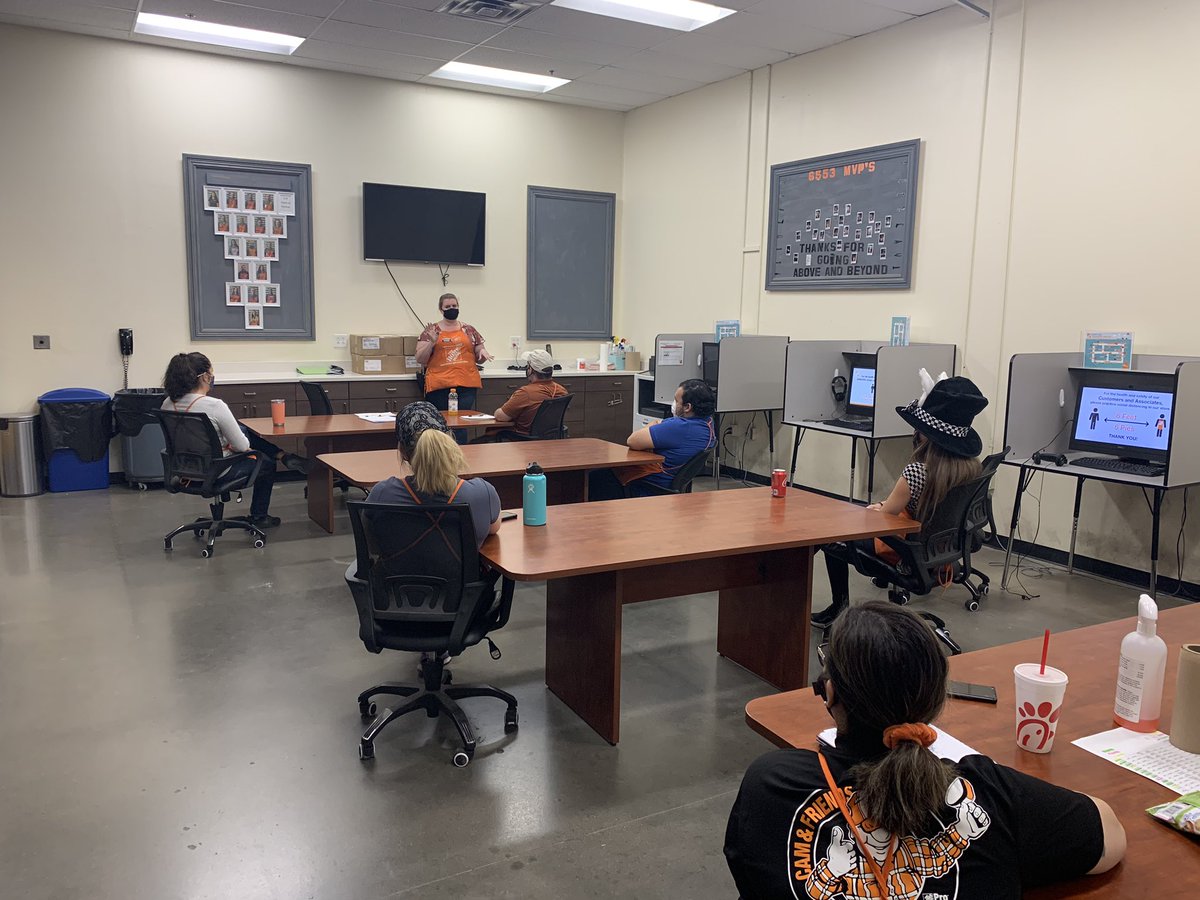 sabrinaseidel22's tweet photo. Session 3 of our advance development! My SASM teaching speciality class! A lot of great questions and role plays today! Excited to see these future leaders drive speciality! #thepowerofthegulf #6553strong #advancedevelopment #futureleaders https://t.co/0xkxvNFYdX