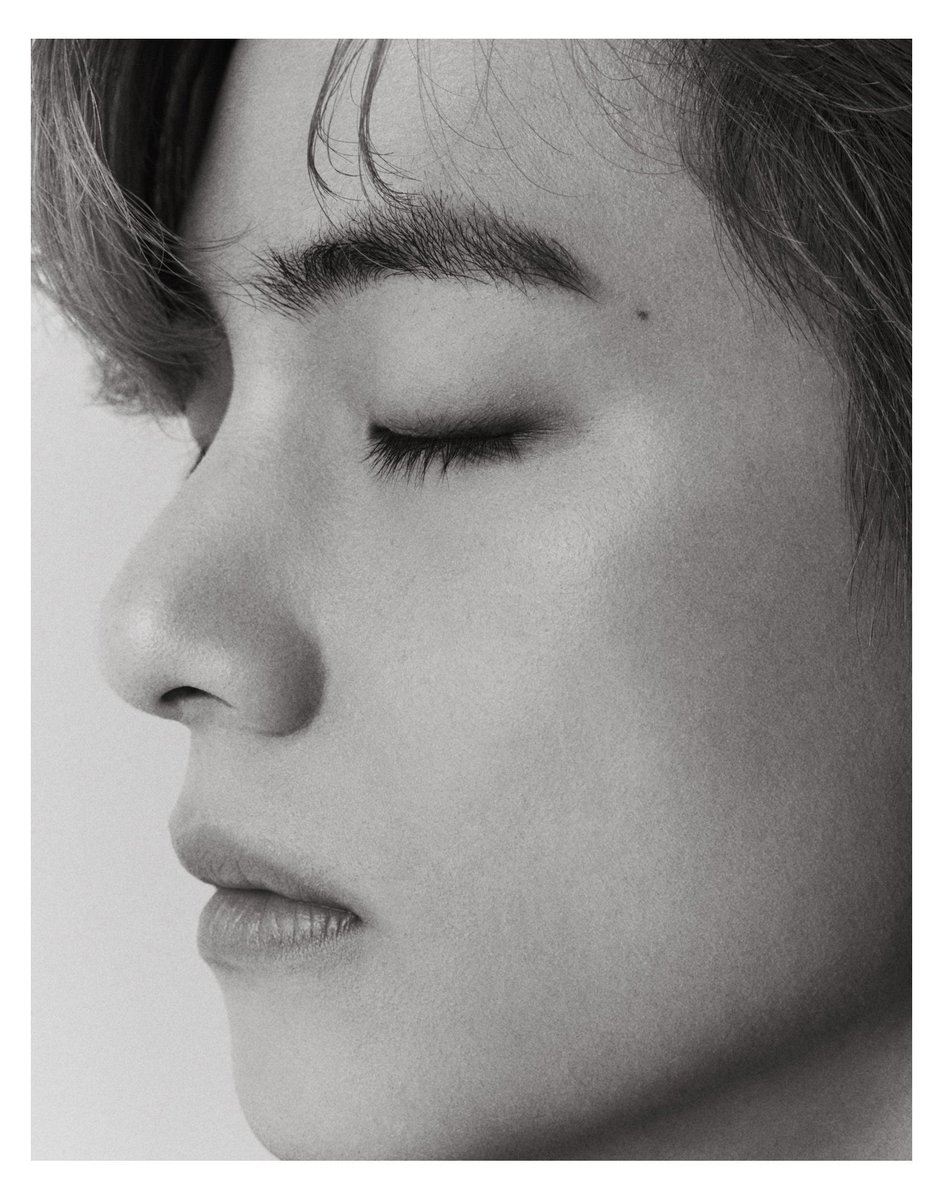 myjimchim's tweet photo. his face features are very pretty 😭 https://t.co/K2WHEhj6u4