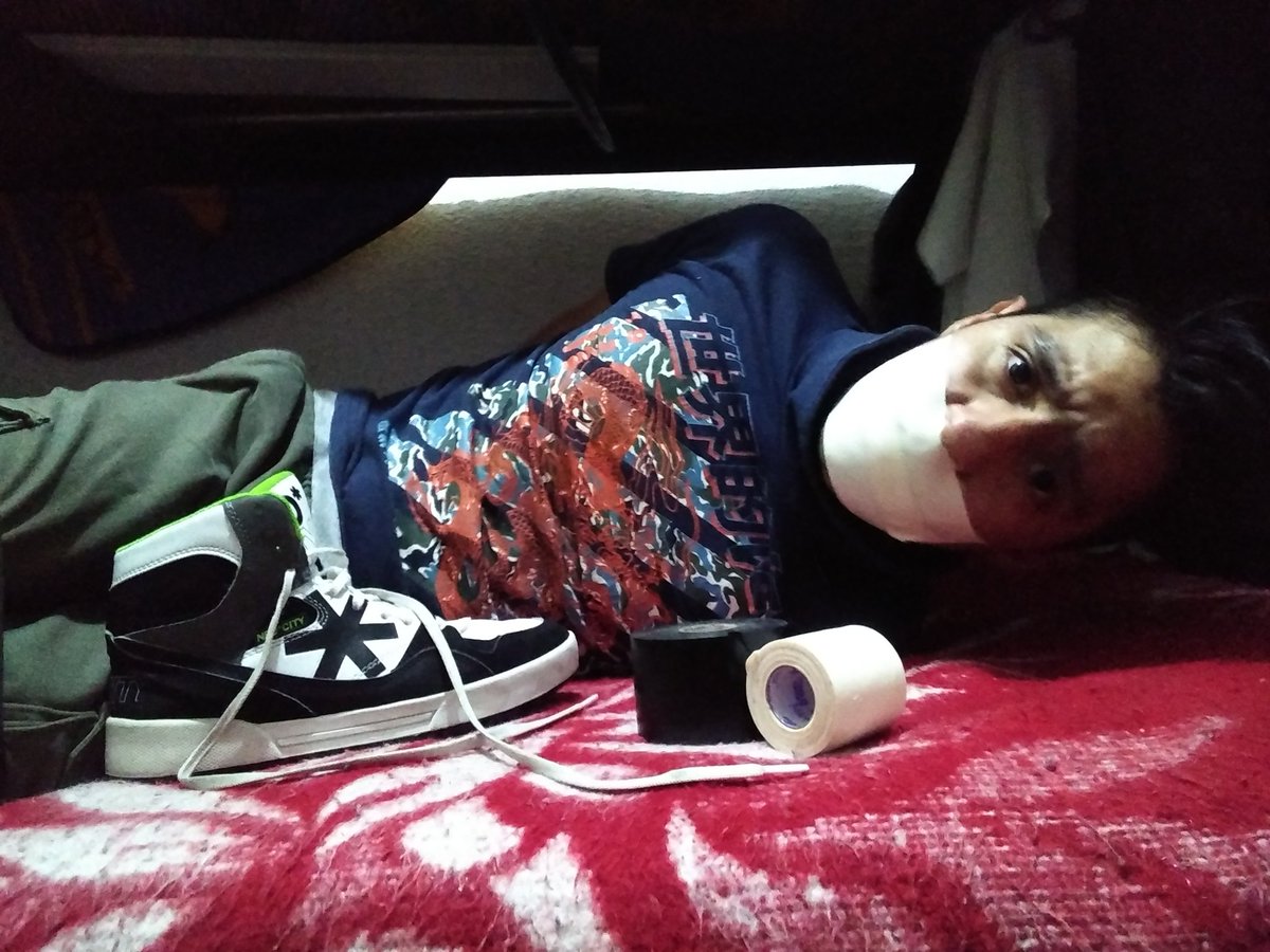 Mexkidnap's tweet photo. Amo cómo la cinta de #microespuma aprieta mi cara //
I love how #microfoam tape squeeze my face https://t.co/47sQpoZwrs