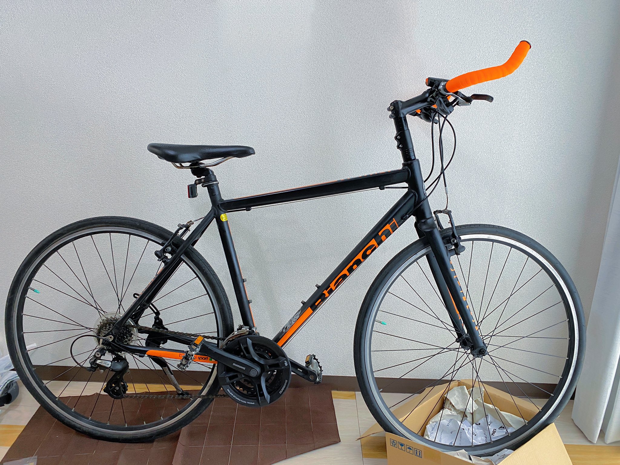 いれみ 無事にブルホーン化完了しました 世界一かわいいしかっこいい仕上がりだー Bianchi クロスバイク ロードバイク ブルホーン かわいい かっこいい T Co Fc7x0envv0 Twitter