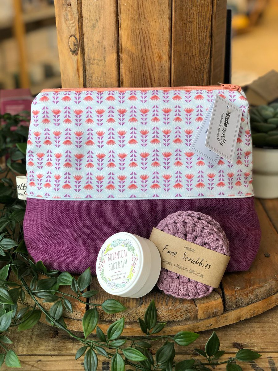 ✨ Christmas Gift Inspiration |
With so many gorgeous new products in store, you will be spoilt for choice this Christmas! | Shop in-store or online at buff.ly/2UzrWNJ 

#shoplocal #supportlocal