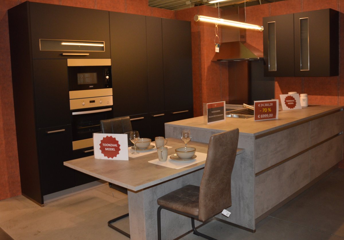 Zelfbouwmarkt's tweet image. 👍 Uniek aanbod: prachtige toonzaalkeuken aan een bodemprijs! 🔥👍 Kom ze ontdekken in de showroom! 🎉👊
#toonzaalkeuken #stuntprijs #onklopbareprijzen #zelfbouwmarkt
zelfbouwmarkt.be/nl/assortiment…