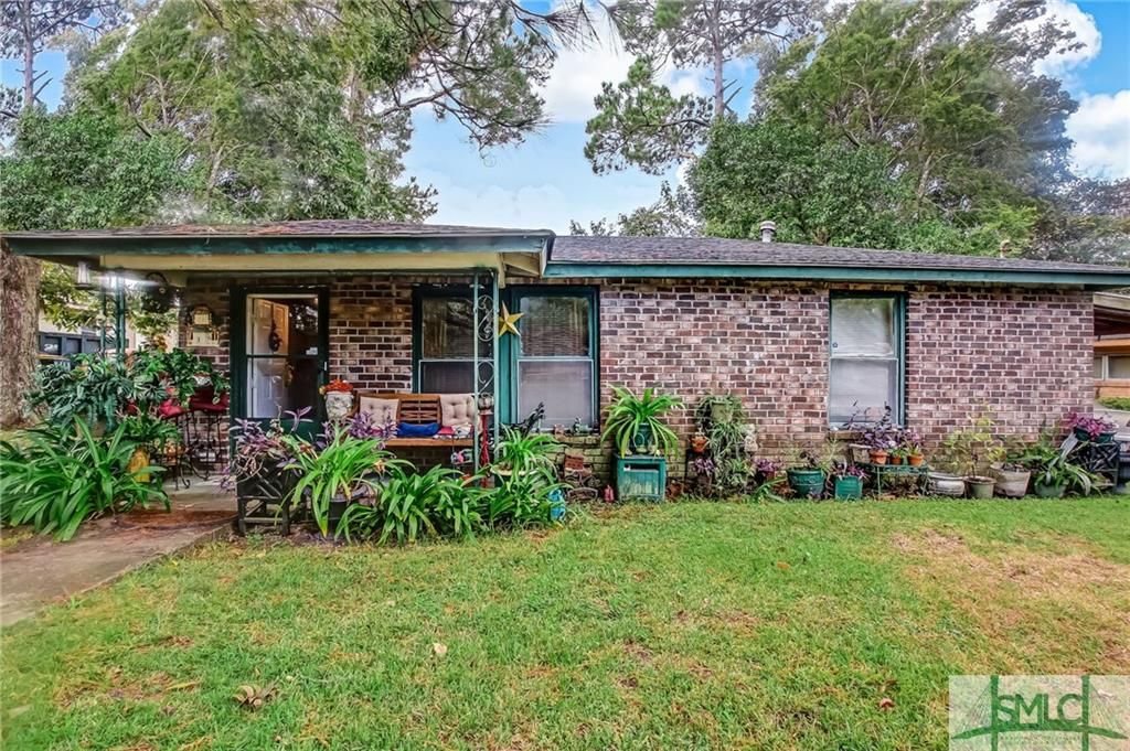 kimipelletier's tweet image. New to Market | $95,000 | 3 Beds | 1 Bath | 864 Sq. Ft. | Perfect investment property or a starter home. Easy access to downtown, southside, and interstate highways. #OneLevel #BrickHome #LibertyCity #Savannah 

buff.ly/2GHL6xy
