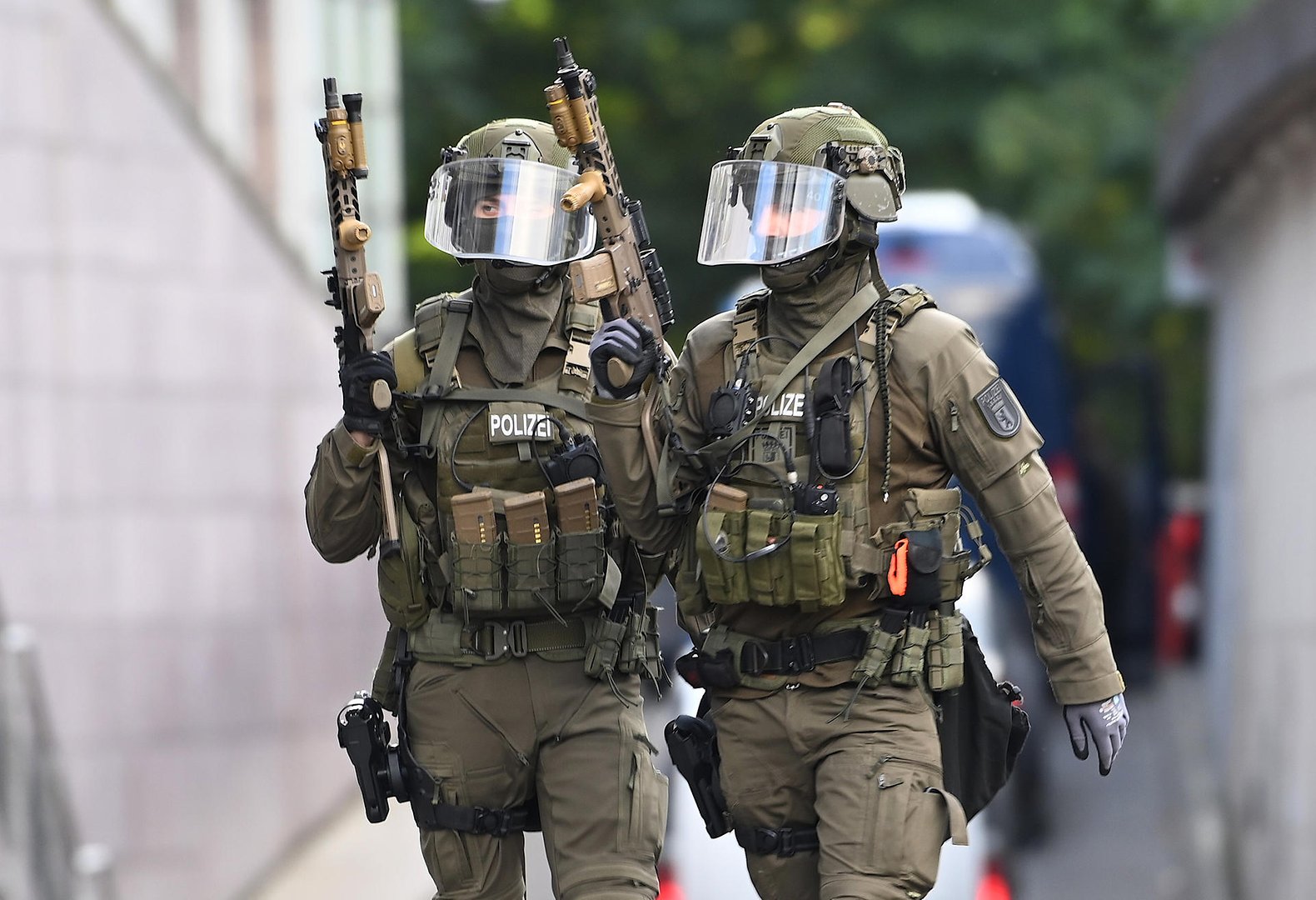 Southwood T Co Oyyiqh63bm ドイツの警察の人がシグザウエルのmcxという超かっこいい鉄砲を持っています T Co Qhehiuqnsb Twitter
