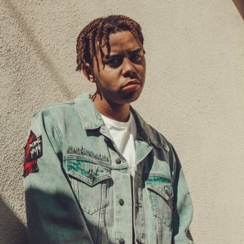 CrashBand7's tweet photo. A great example of a relevant multi (closely linked concepts that happen to rhyme) from @cordae's My Name Is remix:

"I'm bringing major pain like motherfuckin' Damon Waynes" https://t.co/72hnopEby6