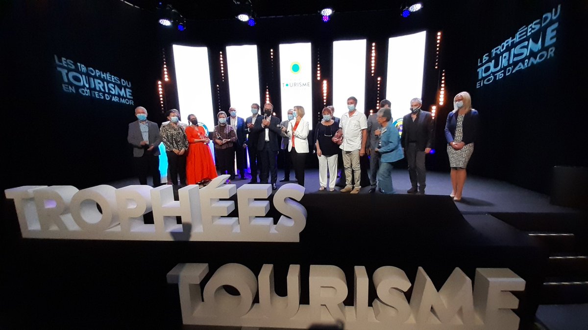 🏆 Lumière sur les 5 lauréats des TROPHÉES du #TOURISME la Ferme Marine Paimpolaise Arin à #Paimpol, le Camping au Bocage du Lac à #JugonlesLacs, la Maison des Toiles #SaintThélo, l'association "Les Mémoires de l’histoire" à Plouha, le Char à Bancs à #Plélo
#tropheestourisme22 👏