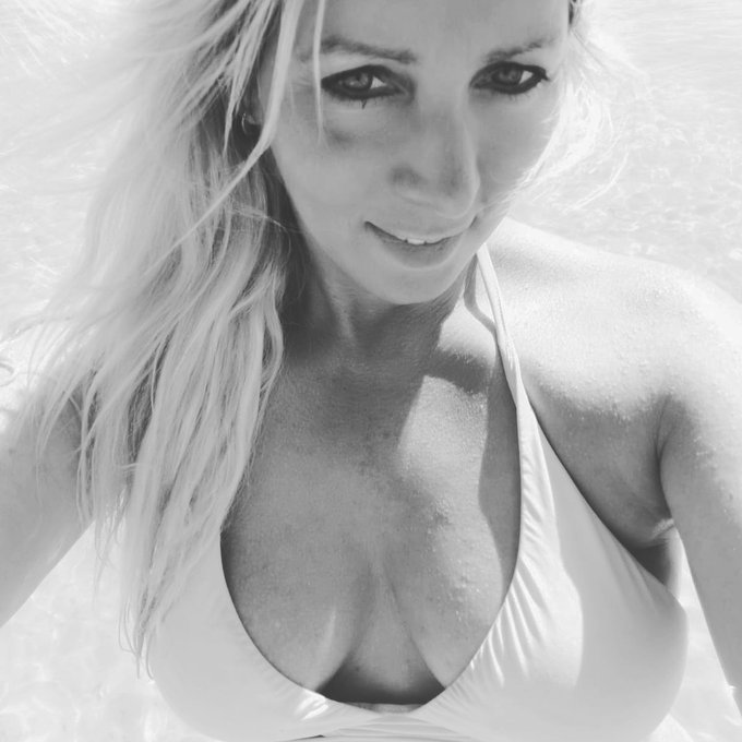 W&uuml;nsche euch einen tollen Start in den Tag   https://t.co/LWTLAXmqfK   #annabelmassina #blackandwhite<a href="/tag/selfie"class="tags"><span>#selfie</span></a><a href="/tag/follow"class="tags"><span>#follow</span></a><a href="/tag/girls"class="tags"><span>#girls</span></a><a href="/tag/blackandwhite"class="tags"><span>#blackandwhite</span></a><a href="/tag/shooting"class="tags"><span>#shooting</span></a>