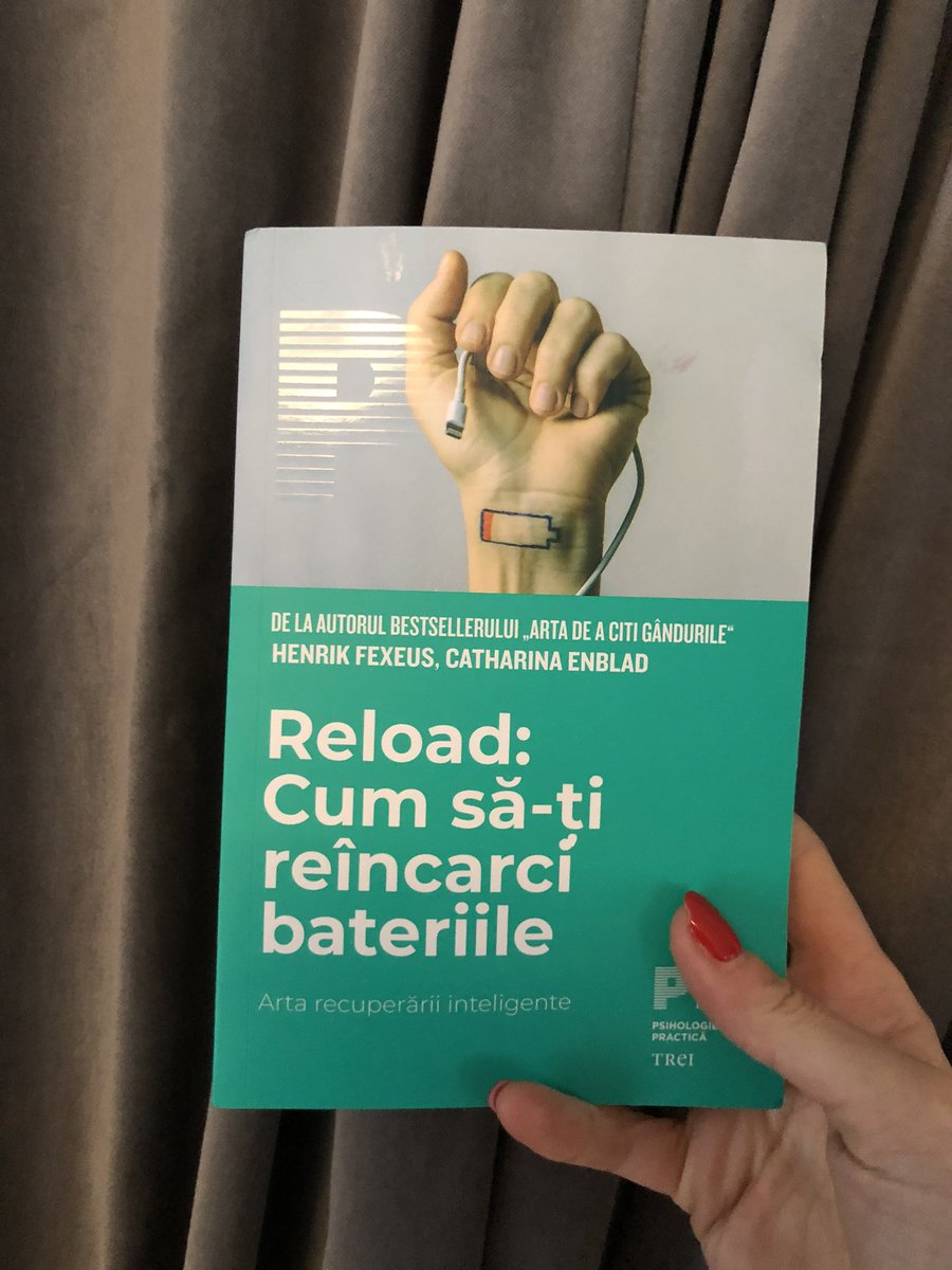 Hurra! Bokpost från Rumänien med min och <a href="/HenrikFexeus/">Henrik Fexeus</a> bok. Kul att se Rumäniens variant på bokomslag. Gissar att det typ står ”Reload: konsten att ladda batterierna”. Någon som vet?
#reloadyourself #återhämtningssmart