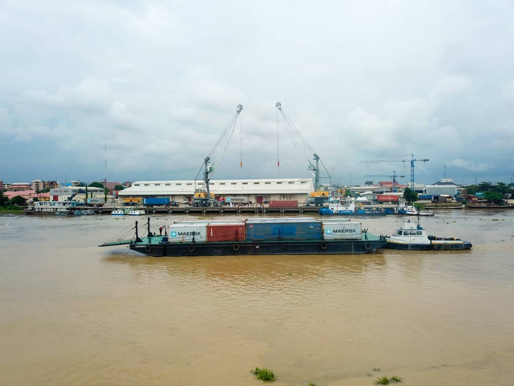 JohnFanimokun's tweet photo. The Onitsha inland port yesterday began operation after 42 years of dormancy.

The man who hates the Southeastern region is not showing any sign of relentless in rejuvenating the forgotten region.

Can Buhari please hate my region too? 

This is massive! https://t.co/FAnGvTdL3k