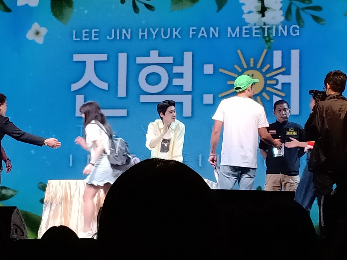 Chamomiz's tweet image. รักนะคะ 🥺

ป.ล.สัญญาว่าจะไม่ลบปักหมุดอันนี้แล้วค่ะ 😭