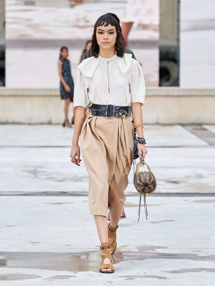 MathildeGabet's tweet image. Chloé par Natacha Ramsay-Levi #PFW #SS21