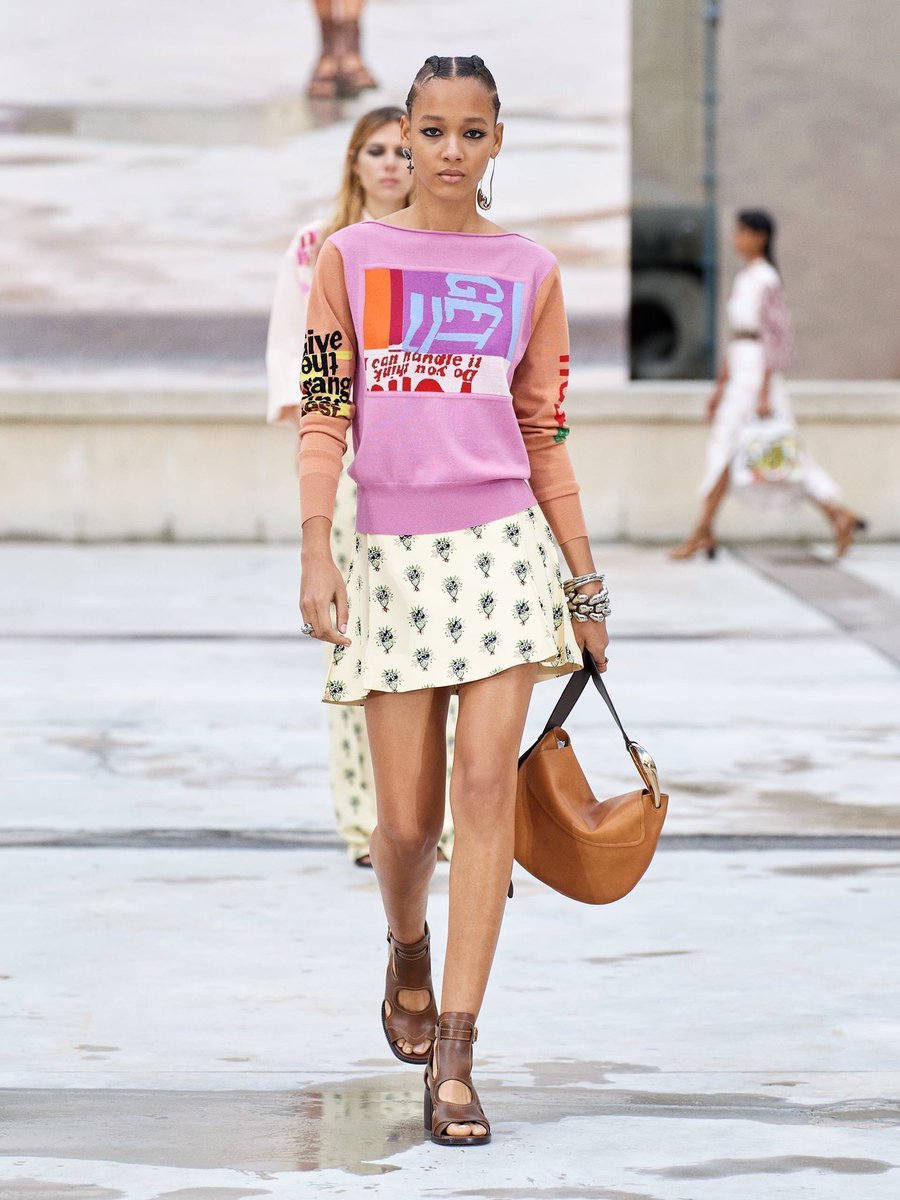 MathildeGabet's tweet image. Chloé par Natacha Ramsay-Levi #PFW #SS21