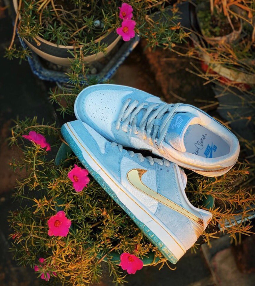 𝐔𝐏 𝐓𝐎 𝐃𝐀𝐓𝐄 A Twitter Nike Sb Sean Cliver ホリデーシーズンをテーマとした Dunk Low Pro Qsが年12月に発売予定 ナイキsb ショーン クライヴァー ダンク ロー スニーカー Dc9936 100 詳しくは記事をチェック T Co Lkvmooewhl Top