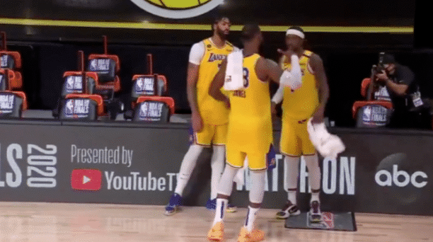 採訪過後，Pope等詹眉一起回更衣室，Caruso：他是我們的第三巨頭！-黑特籃球-NBA新聞影音圖片分享社區