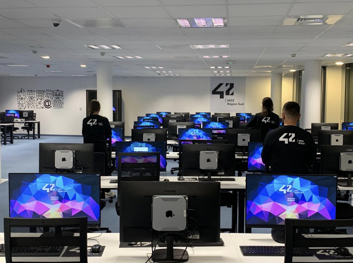 nicerendezvous's tweet photo. 1ère formation en #informatique entièrement gratuite de la région Sud, ouverte à tous, sans condition de diplôme ! C'est parti ! @42NiceSud | https://t.co/t6MusV8bp0 | #Nice #Nice06 #NiceRendezVous #Ecole42 #NiceMeridia #Ecole42 #Formation #FormationInformatique #42Nice @Xavier75 https://t.co/KBUOIdC5Mt