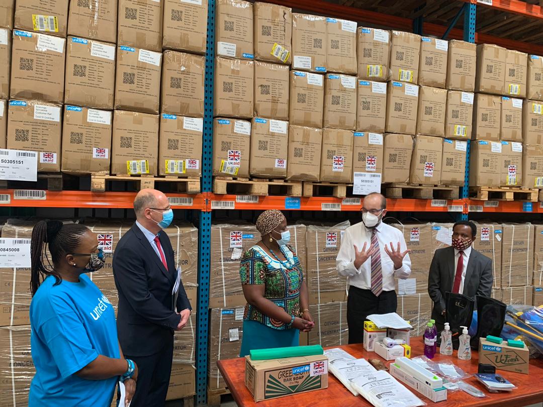 UNICEFMalawi's tweet photo. “To defeat this virus, it is up to all of us to avoid spreading it by wearing masks when we are with other people and washing our hands frequently”. Hon. UK Minister for Africa, James Duddridge.
#Mask-up #Sanitise #Observephysicaldistance
@FCDOGovUK @MalawiGovt @health_malawi https://t.co/qUqwokGiY3