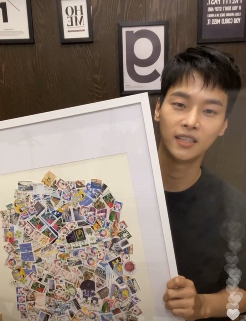 luvidolicious's tweet photo. Hakyeon made a frame of postage from letter that he sent to Starlights also those that he received in military from Starlights all over world 😭😭😭
He even put the newest one 😭😭😭
Tell me he isn’t the sweetest idol ever 😭😭😭😭😭😭😭😭😭😭😭😭😭 https://t.co/bgEF7MEnTJ