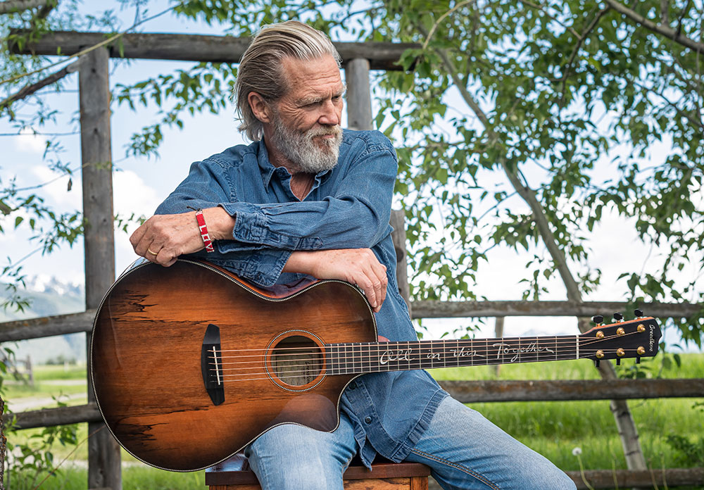 dshowmusic's tweet photo. Breedlove and Jeff Bridges announce two new sustainably sourced signature model guitars
https://t.co/RaBITcX6VV
@BreedloveGuitar @TheJeffBridges #OrganicCollection #AllInIhisTogether #Guitar https://t.co/7uJYwl9Isp