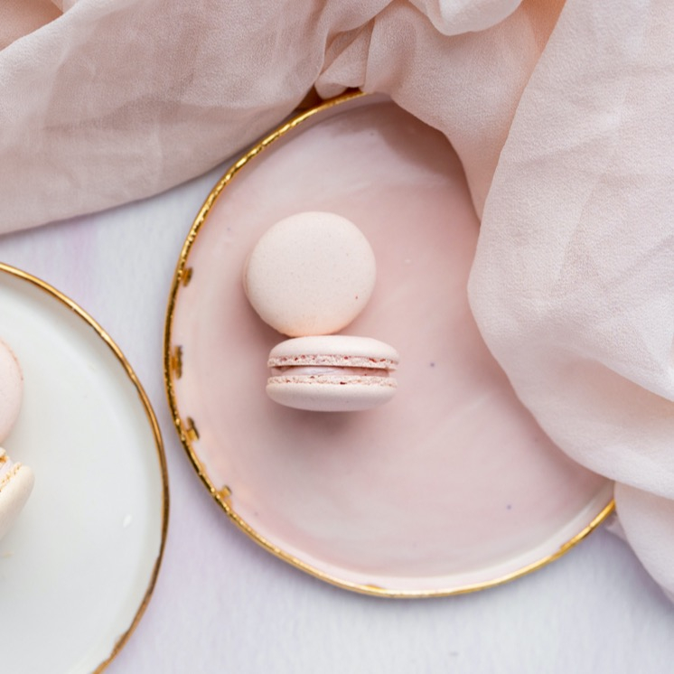 mybakingchick's tweet image. Just because they are so pretty &amp;amp; delicious! Happy Wednesday  to you all x
@evokepictureslifestyle @bridgethhcc
 #macsofinsta
#macarons
#macarontutorial
#perfectmacarons
#raspberrymacarons
#strawberrymacarons
#justlovely
#handmade
#mybakingchick
#bakingchick
#lovemacarons
#macaro