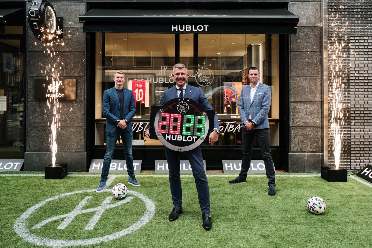 It’s time for... 
<a href="/Hublot/">Hublot</a> 🤝 <a href="/AFCAjax/">AFC Ajax</a> ↝ 𝟮𝟬𝟮𝟯 🥂

Meer info: Ajax.ms/Hublot