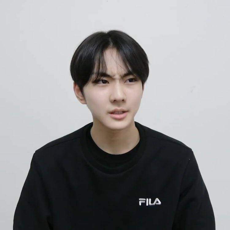 jungwon: the pure friend but savage friend. he isn't the most talkative, but when he does talk, it makes your day complete. could make you smile just by looking at him. although he's always nice, he can roast you sometimes but always just for fun. extremely caring towards you.