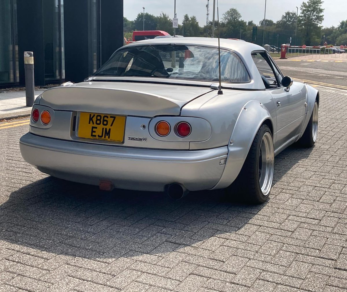 TopMiata's tweet photo. 🖤 IG: madaboutmx5s rare #JDM Bodyshop Hayashi flush headlights!
#TopMiata #Mazda #Miata #MX5 #tuckin99 #rswantanabe #bodyshophayashi #garagevary #zoomengineering https://t.co/v0khMzGCrS