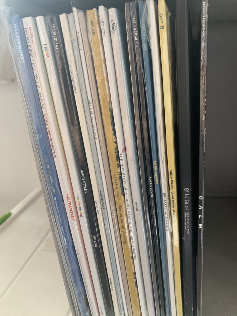 한달도 안되서 모은 바이닐들
턴테가 빨리와서 듣고싶을뿐😔
#바이닐 #vinyl #lp