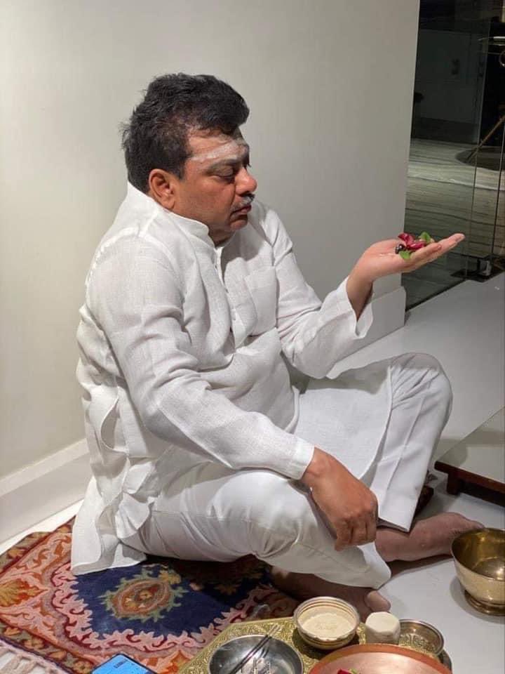 RBDIAN770's tweet photo. #HBD_LEGEND
#Pride_Lingayath @MBPatil @ChetanAhimsa @Lingayatas @dilipbhathmurge @kiran_bellad @BASAVANNAAA @basavadala @MPRBJP https://t.co/jmnSRSpK1U