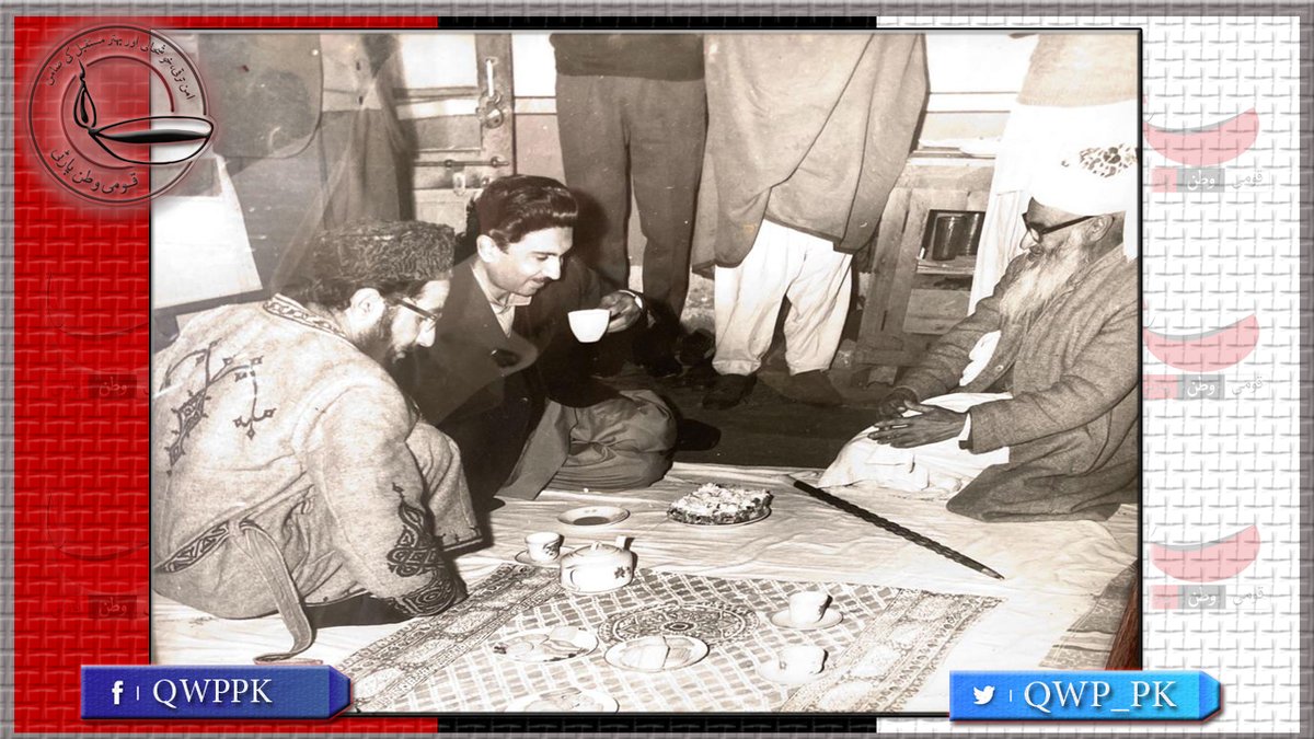 AftabSherpao's tweet photo. A rare picture of Hayat Mohammad khan Sherpao with Maulana Ghulam Ghaus Hazarvi the than MNA in the 1970 assembly at his home in #Manshera

#HayatKhanSherpao 
#History https://t.co/eeCffnTczY