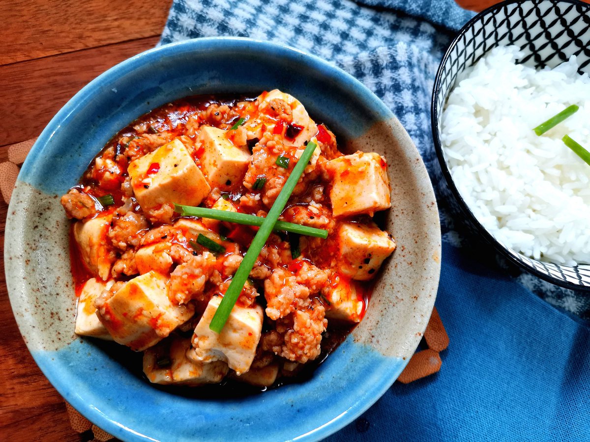 MoldyPan's tweet photo. Mapo tofu.
Tofu with spicy pork meat sauce. With that trade mark numbness and oil floating to the top
#lockdown #food #foodie #foodparade #foodpics #foodgasm #PicOfTheDay #TagsForLikes #lockdown #Eating #pinoy #homeMade https://t.co/3mL8C2snyH