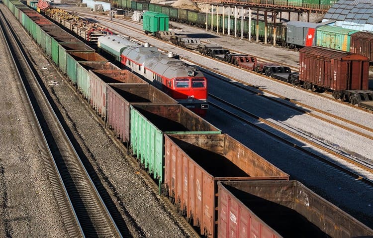 пгк грузовая компания. полувагон жд. порожних грузовых вагонов. пустые грузовые вагоны. полувагон жд.