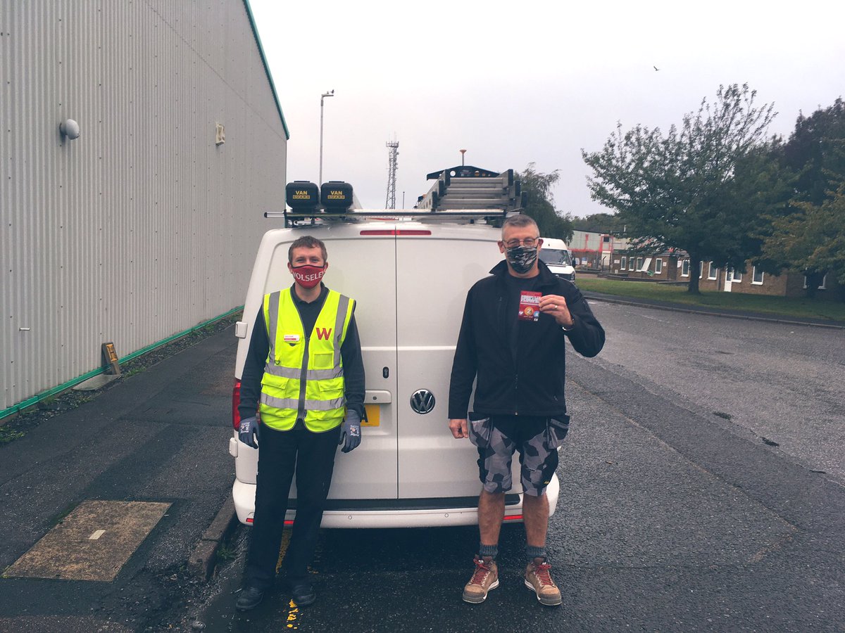 2 installers receiving £250 of Love to shop vouchers from a promotion @WolseleyUK ran earlier in the year! Well done guys