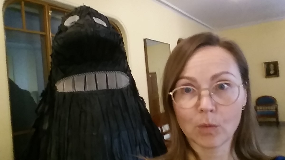 NooraJokinen's tweet photo. Ooh, haaveideni selfie! Pääsin hetkeksi vapauteen Zoomin ulkopuoliseen maailmaan, kun sparrailtiin @KulttuuriTaide jäsenjärjestöjen kanssa vaikuttamistyötä & sen suunnittelua Kansallisteatterilla. Mörköjä päin!
#viestintä #vaikuttaminen #fanius https://t.co/SDHiqveL93