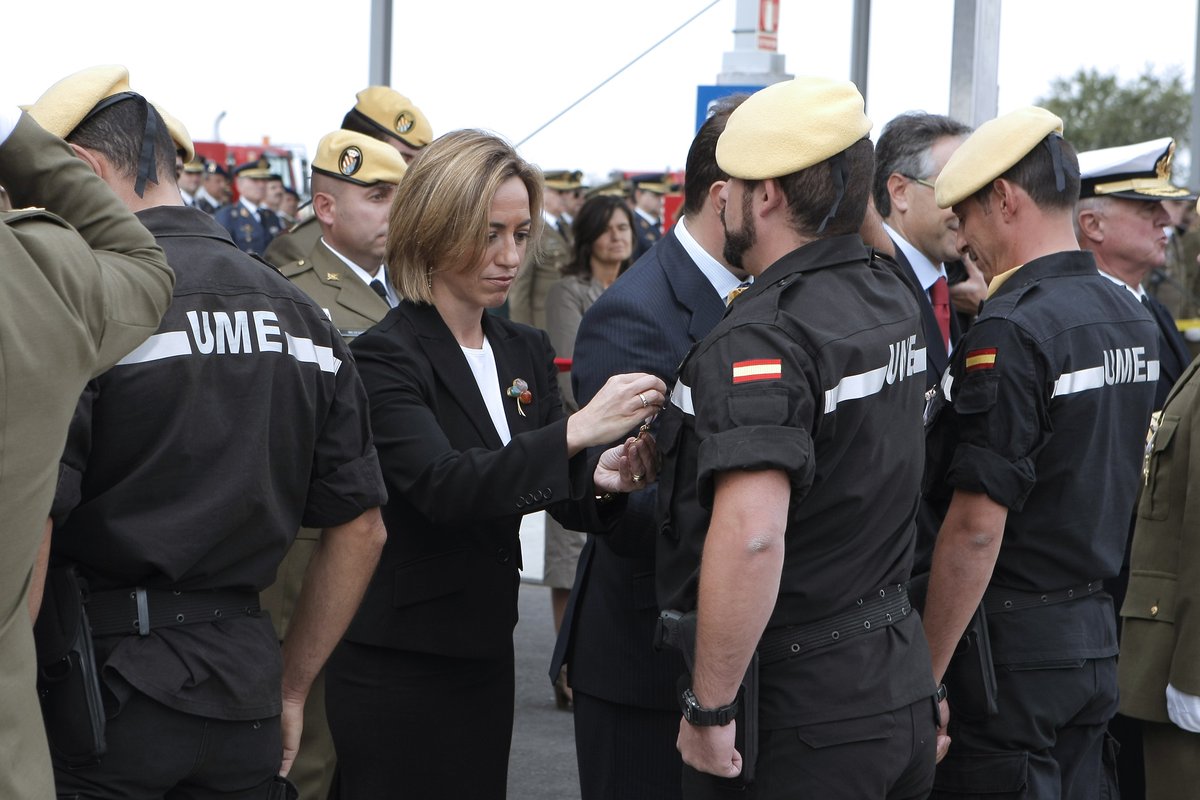 Hoy 7 de octubre, hace diez años que Carme Chacón acudía a la base aérea de Torrejón, a un acto con motivo del Día Institucional de la <a href="/UMEgob/">UME</a> allí destacó q el prestigio conseguido por la UME, y su excelente imagen traspasaba ya las fronteras españolas. #LegadoChacon #15AñosUME