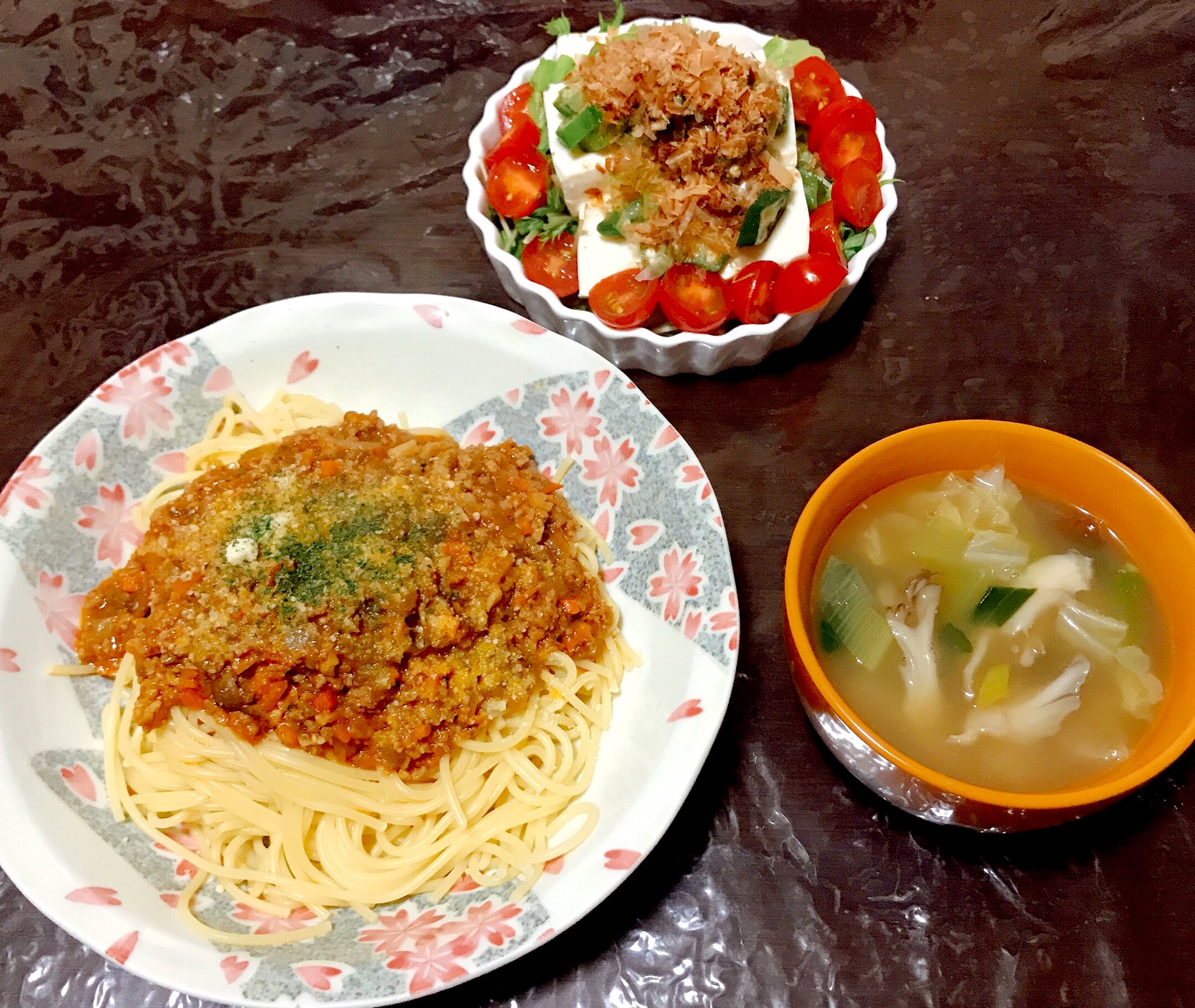 ルーナ 今日の 夕飯 は ミートソースパスタ きのこと野菜の和風スープ 豆腐サラダ 献立 料理 パスタ 豆腐 T Co Vhyg1cxpst Twitter ルーナ 今日の 夕飯 は ミートソースパスタ きのこと野菜の和風スープ 豆腐サラダ 献立 料理 パスタ 豆腐 T Co Vhyg1cxpst Twitter