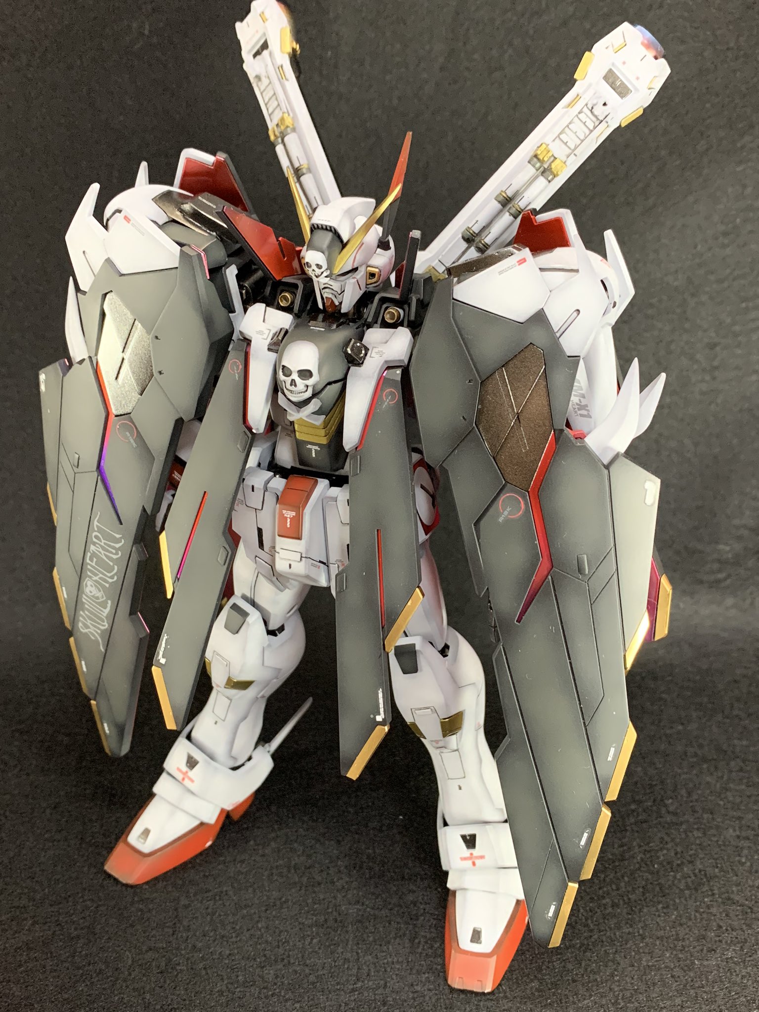 Craftsman Mgクロスボーンガンダムx1 フルクロス完成しました 出来ることも増えて凄く時間かかりましたが 満足のいく出来になったと思います ガンプラの画像を貼るとrtされると聞いて ガンプラ好きな人と繋がりたい クロスボーンガンダム