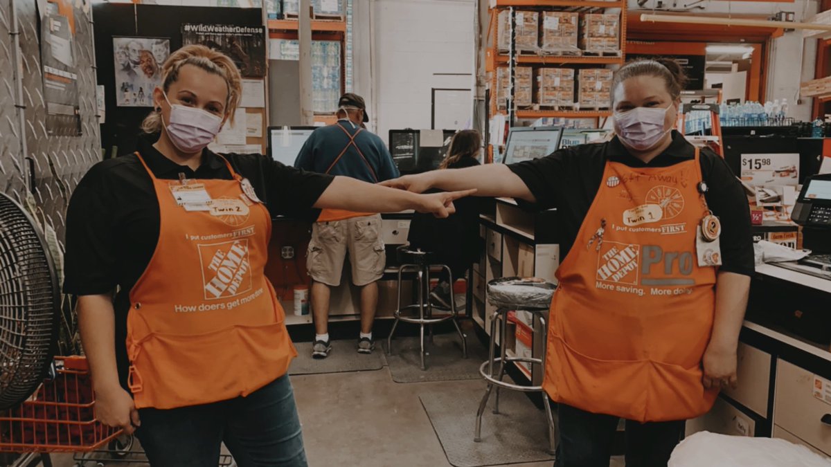 Happy C.A.M! Today is twin day at 2505! Wendy in deliveries and Kelly from Pro are showing their cashier appreciation spirit! <a href="/robert_miller25/">@2505 Dundalk</a> @eboni2505 @_MeaganRussell @Nina_HD2505 <a href="/BrandiBasham/">Brandi Basham</a>