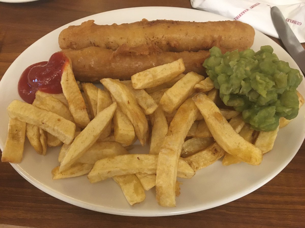MartinBell1966's tweet photo. A fab #TMBP day @parkhillbc with @LynnMoffatEng @PeterGerberCH & @LittleLisaJ78 (remotely) ππ
Much chat about #DigitalHealth #NHS #Consultancy π
Time for a battered sausage too ππ
#Pinksocks #PinkMasks @officegurus @wetherbywhaler https://t.co/mi1702Ja8K