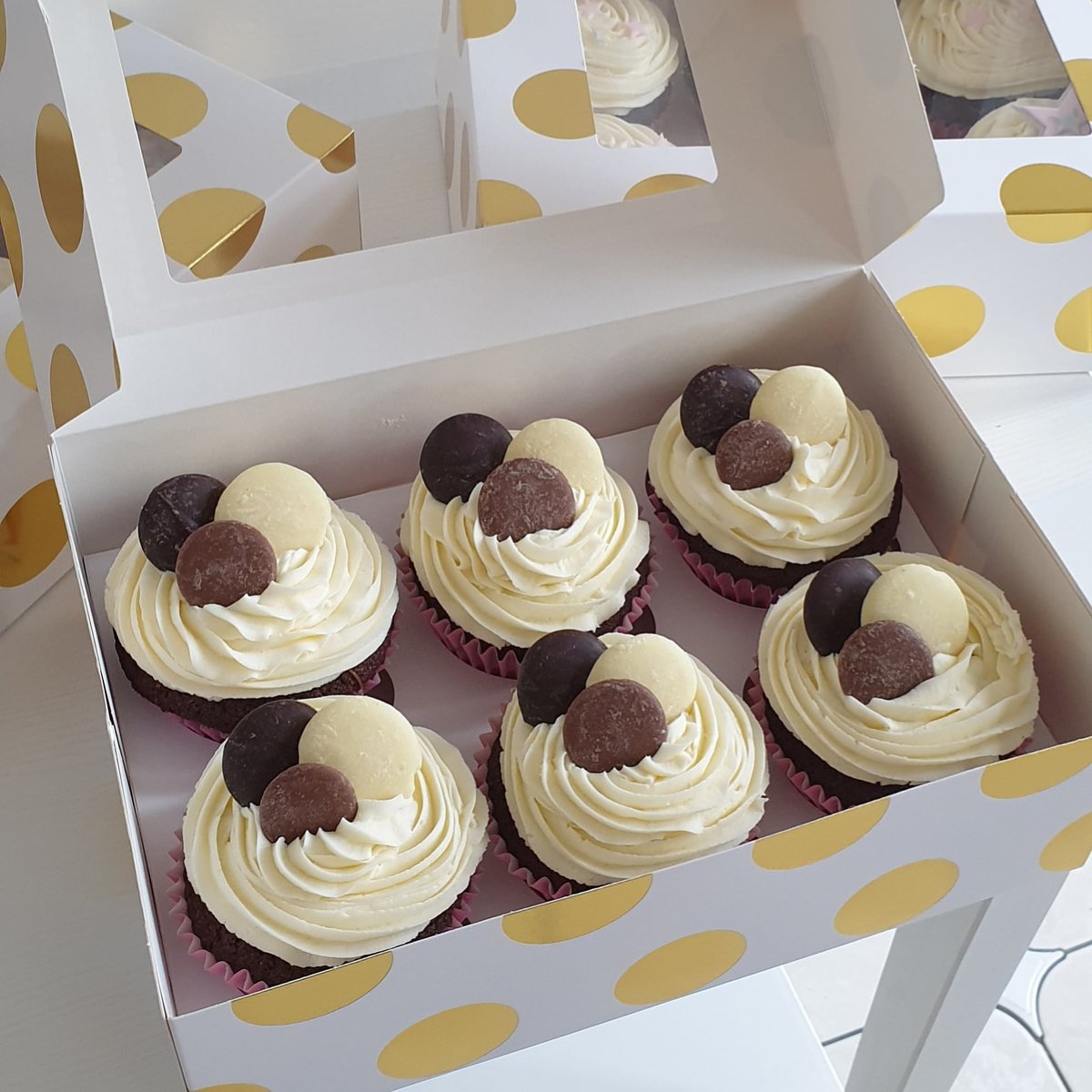 SPECIAL OFFERS FOR THE WEEKEND
Please remember to get your orders in by Thursday at 9pm to collect on Saturday between 11am and 2pm, from Tanfield Lea.Choose from:
6 cupcakes for £10 (chocolate, chocolate-orange, red velvet, carrot or ginger)